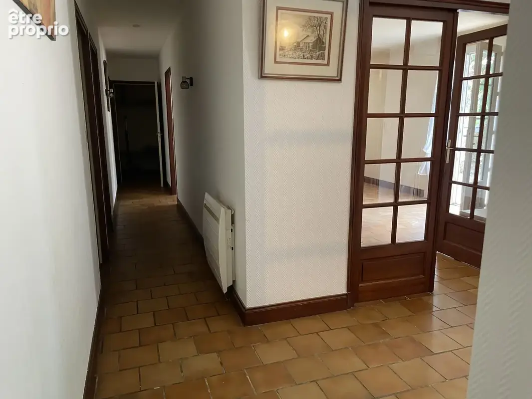 Cognac maison de plain pied de 114 m2 jardin 2 garages 3 chambres - photo 3