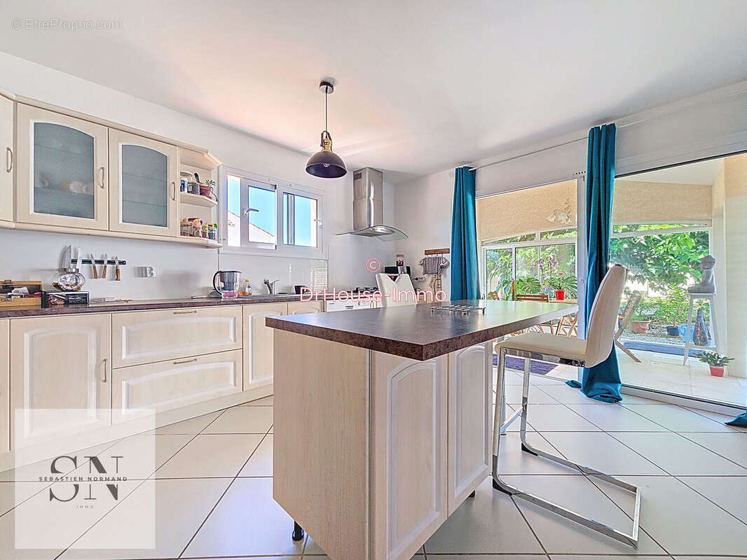 Maison à ALLEZ-ET-CAZENEUVE