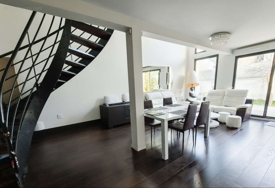 Maison à CHOISY-LE-ROI