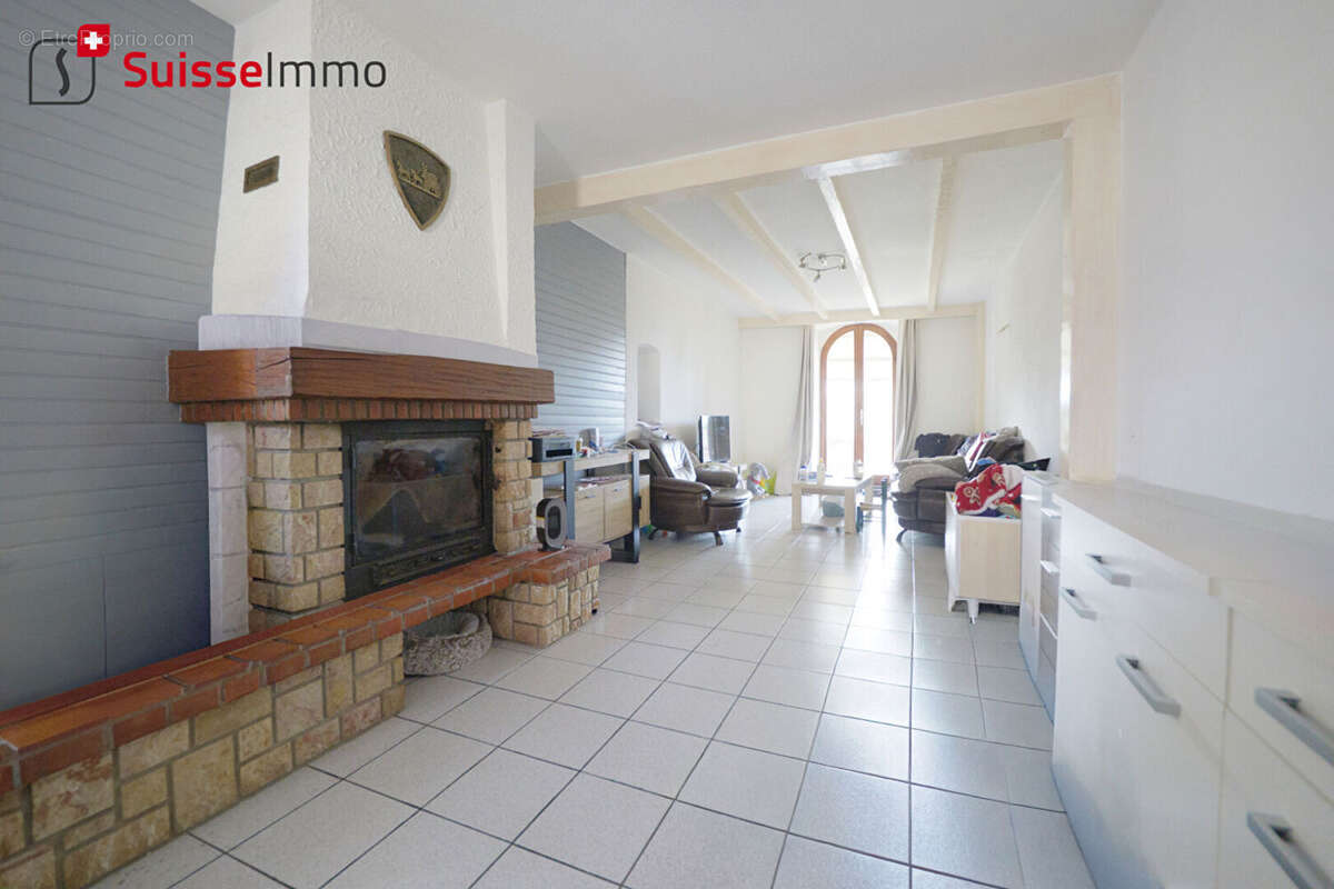 Murs + appartement T5 (+ possibilité fonds restaurant + Licence 4 ) - photo 12