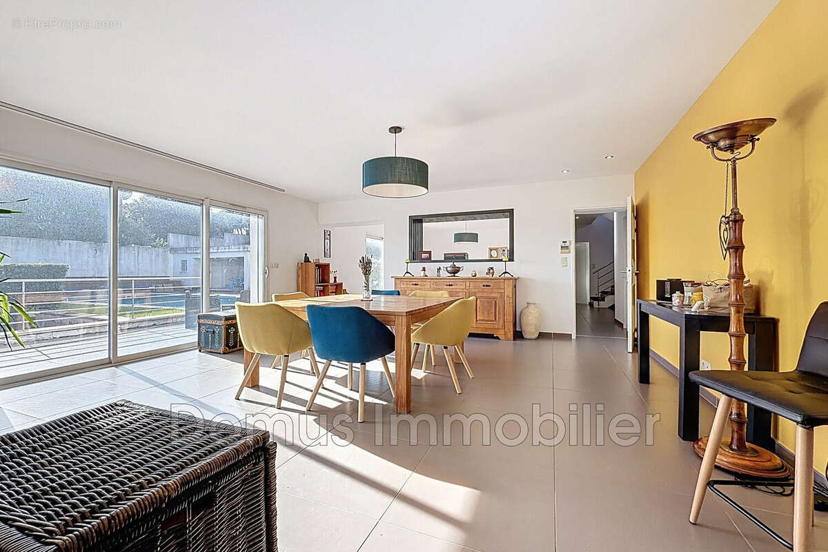 Maison à SAINT-SATURNIN-LES-AVIGNON