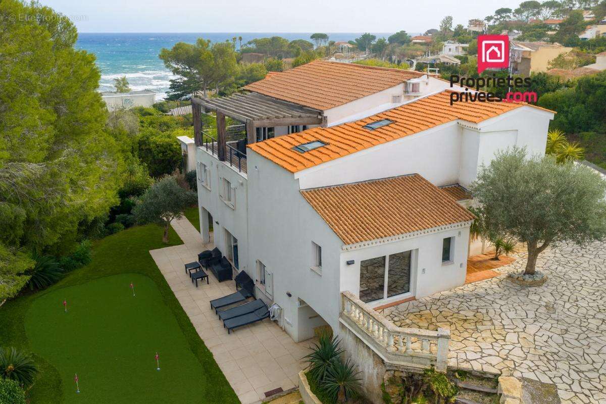 Maison à LES ISSAMBRES