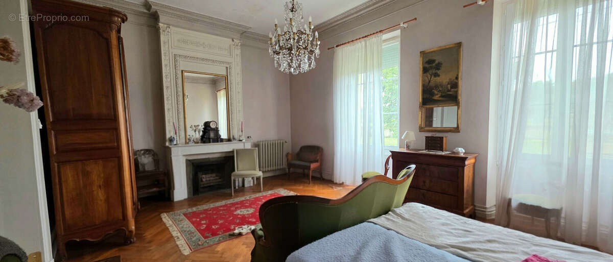 Maison à AYGUEMORTE-LES-GRAVES