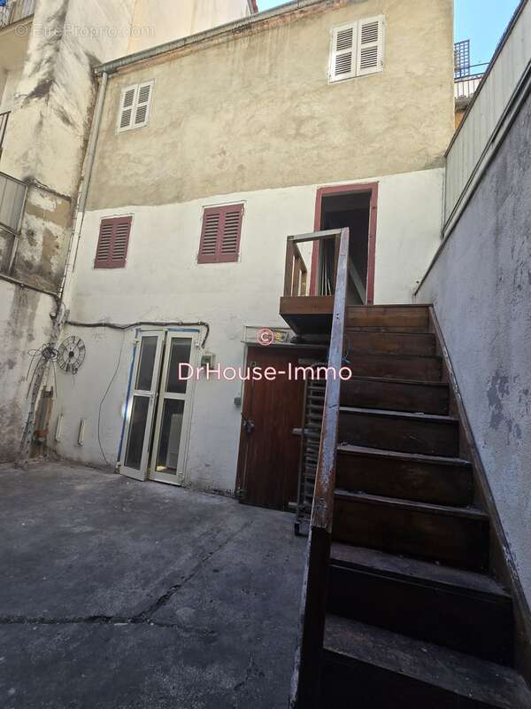 Commerce 120 m² à Marseille-1e  - photo 36