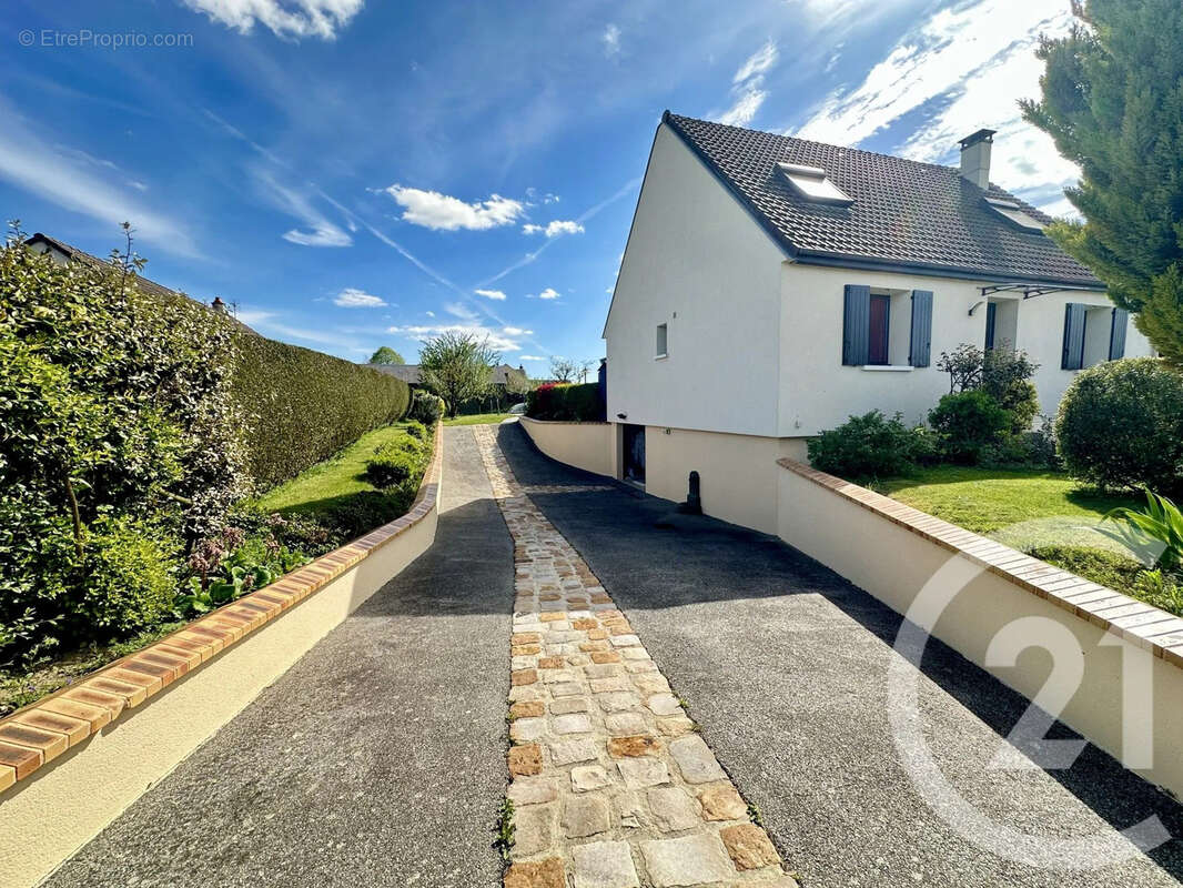 Maison à BROU