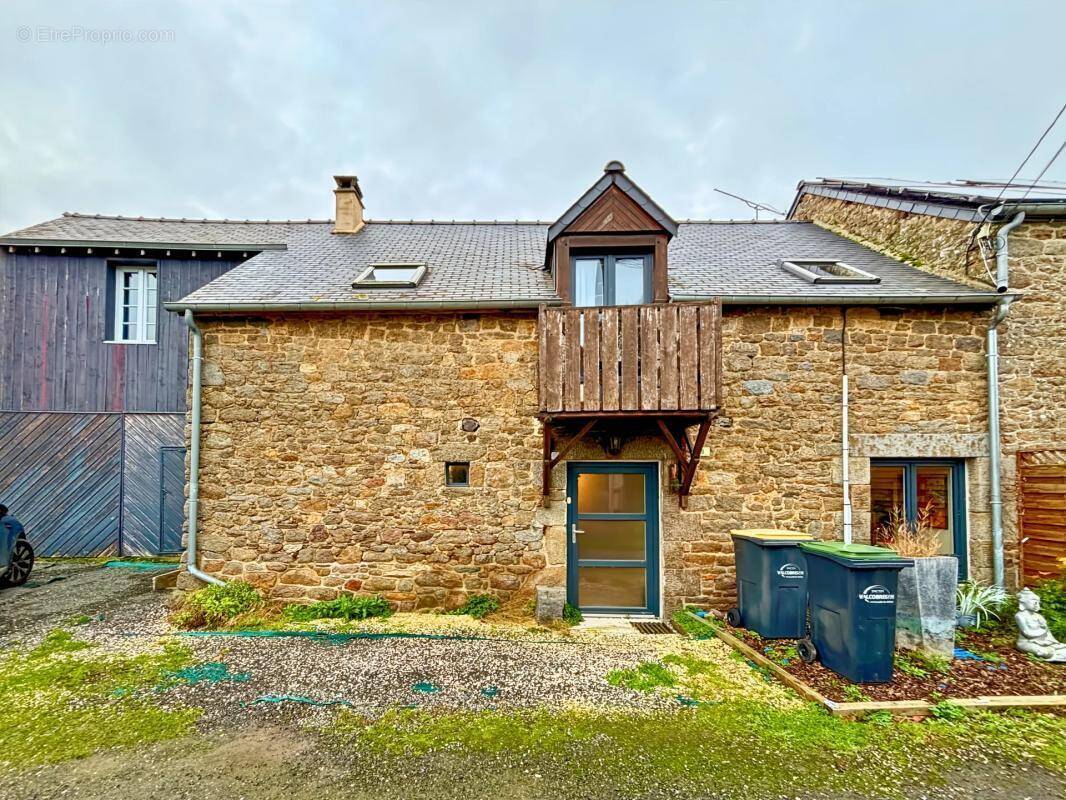 Maison à SAINT-PIERRE-DE-PLESGUEN