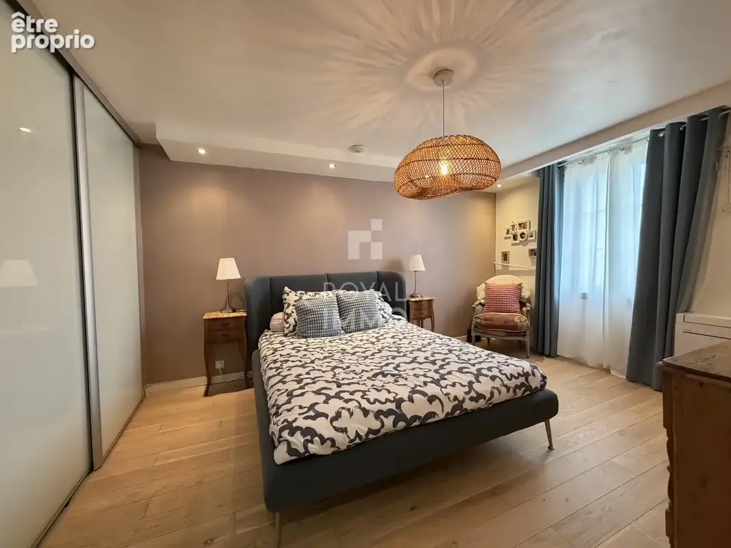 CUERS   Maison de charme avec piscine, à proximité des commerces - photo 7