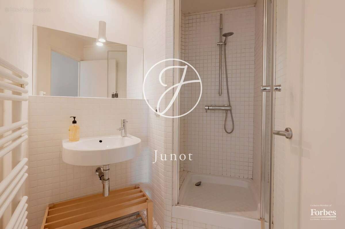 Paris 16e - GARIGLIANO - Appartement type duplex à vendre - 5 pièces - 177,93m² Carrez - 4 chambres - 2 Balcons - Lumineux. - photo 22