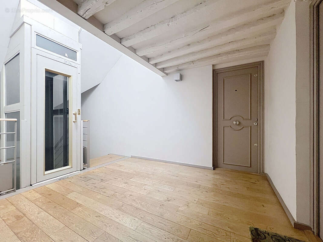 Appartement à PARIS-2E