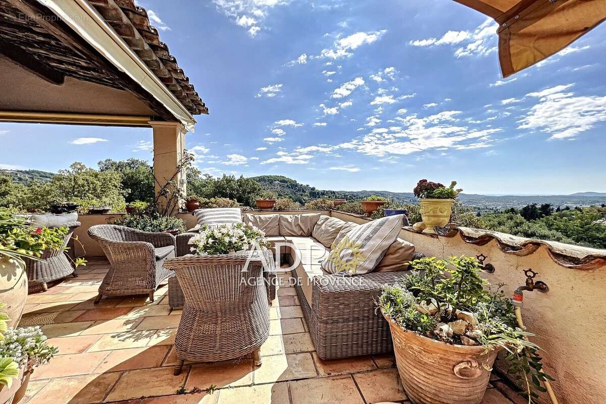 Maison 300 m² à Grasse  - photo 3