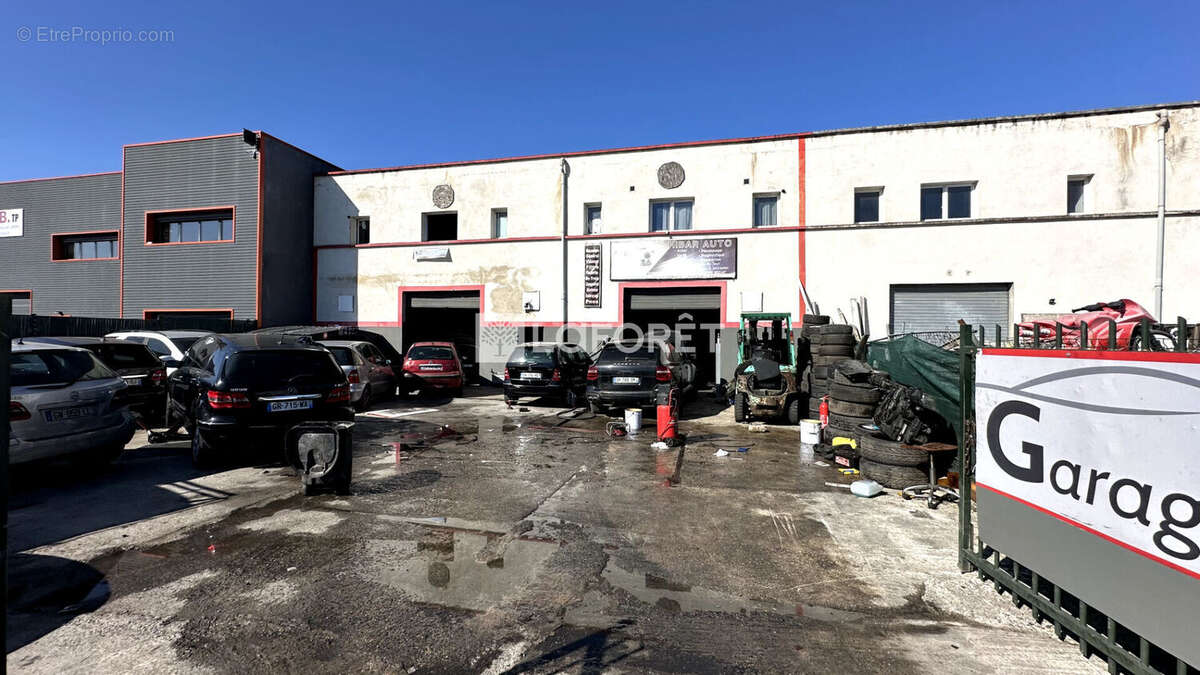 Commerce à VILLENOY