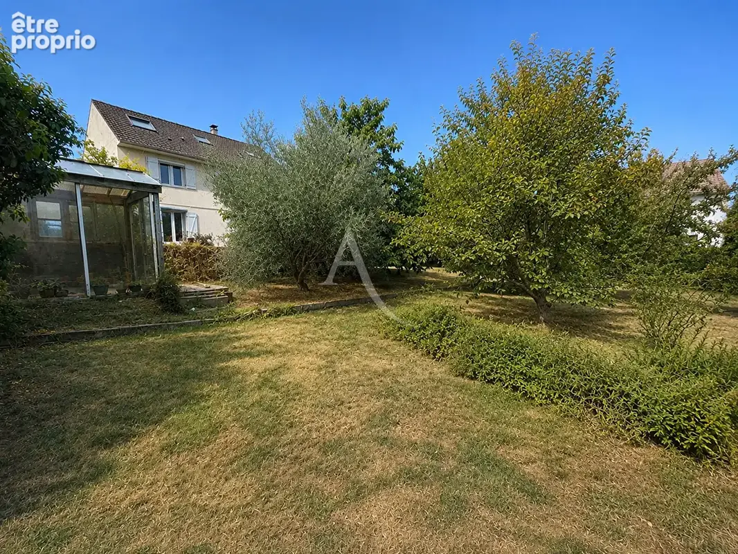 Maison avec grand garage, terrasse en impasse Chabossiere - photo 4