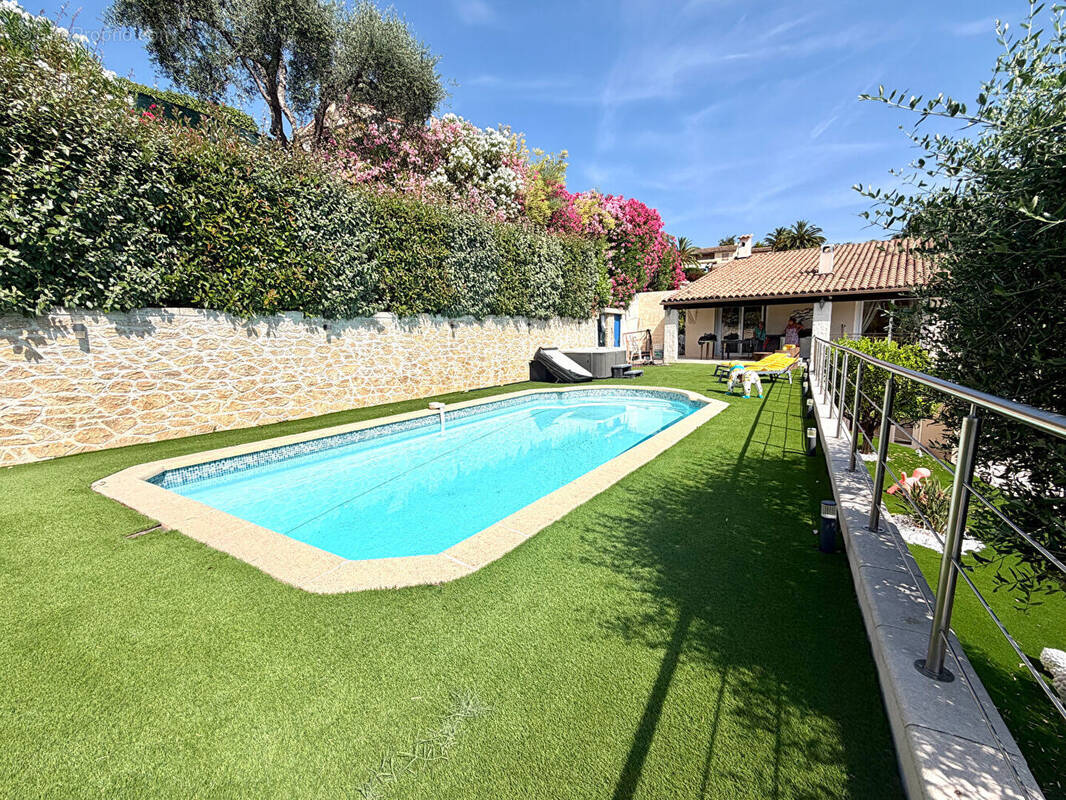 Maison à CAGNES-SUR-MER