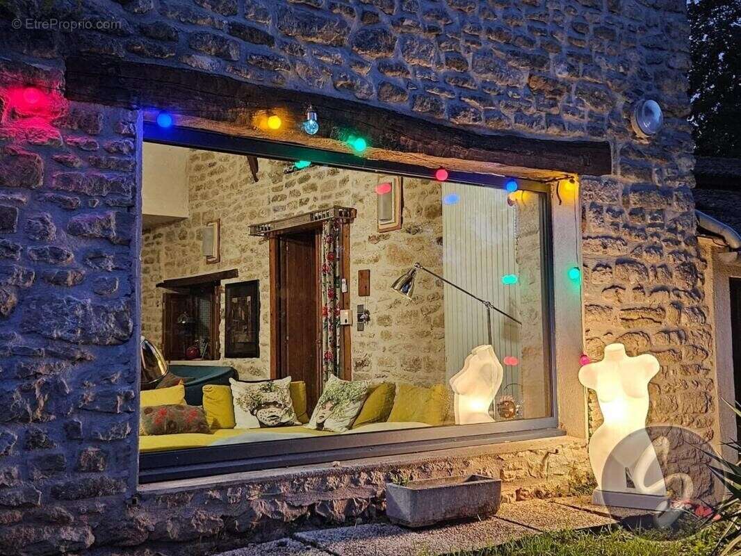 Maison à SAINT-GEORGES-DE-NOISNE