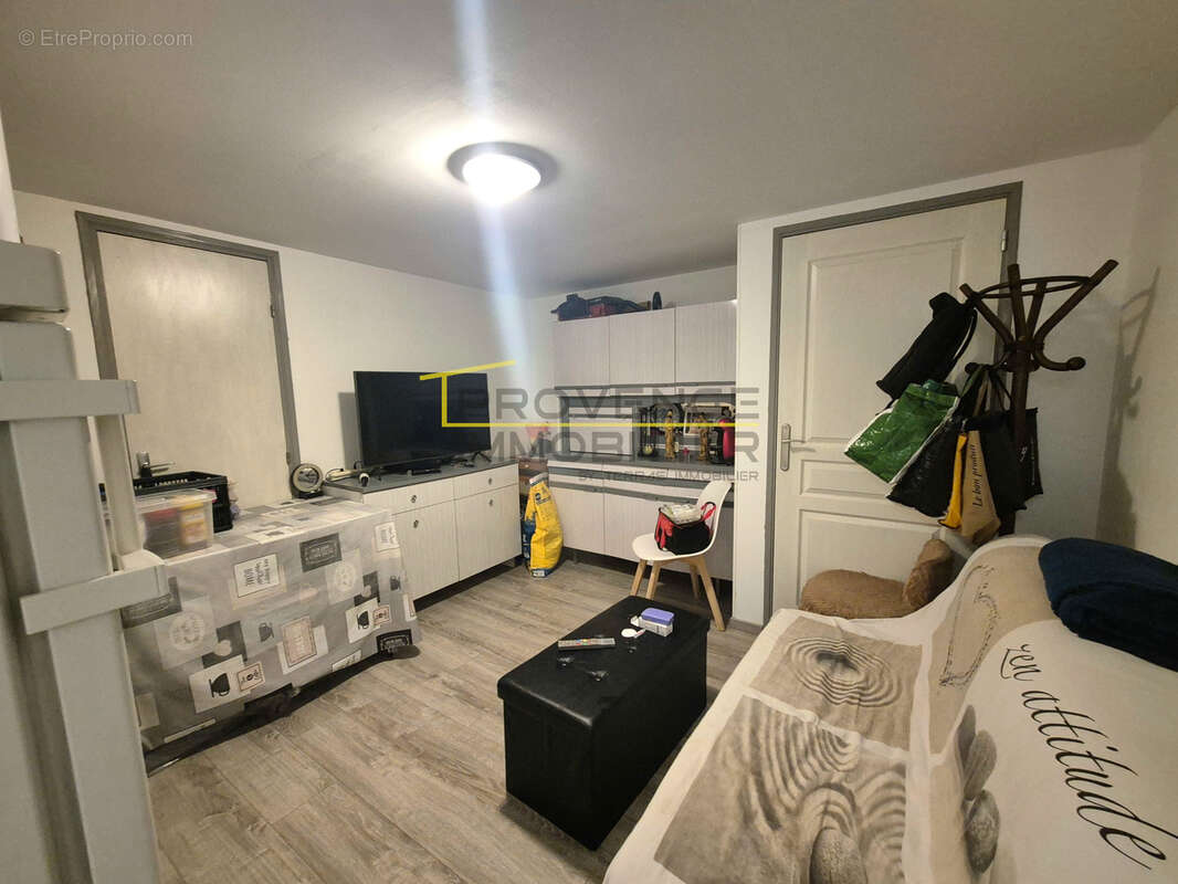 Maison à MONTBOUCHER-SUR-JABRON