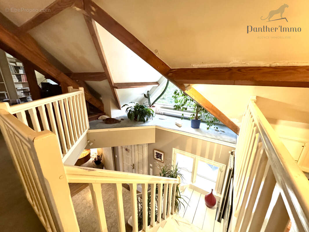 Maison d’architecte   9 pièces   280 m2   Terrain 4 000 m2 - photo 8