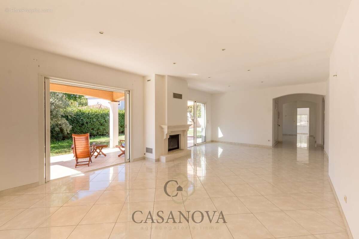 Maison à SAINT-GEORGES-D'ORQUES