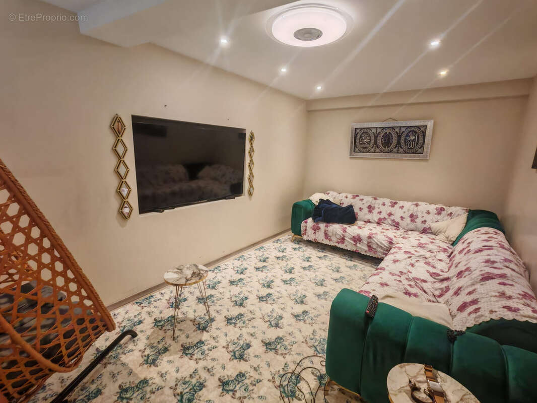 Appartement T3 avec place de parking privative et cour extérieure - photo 3