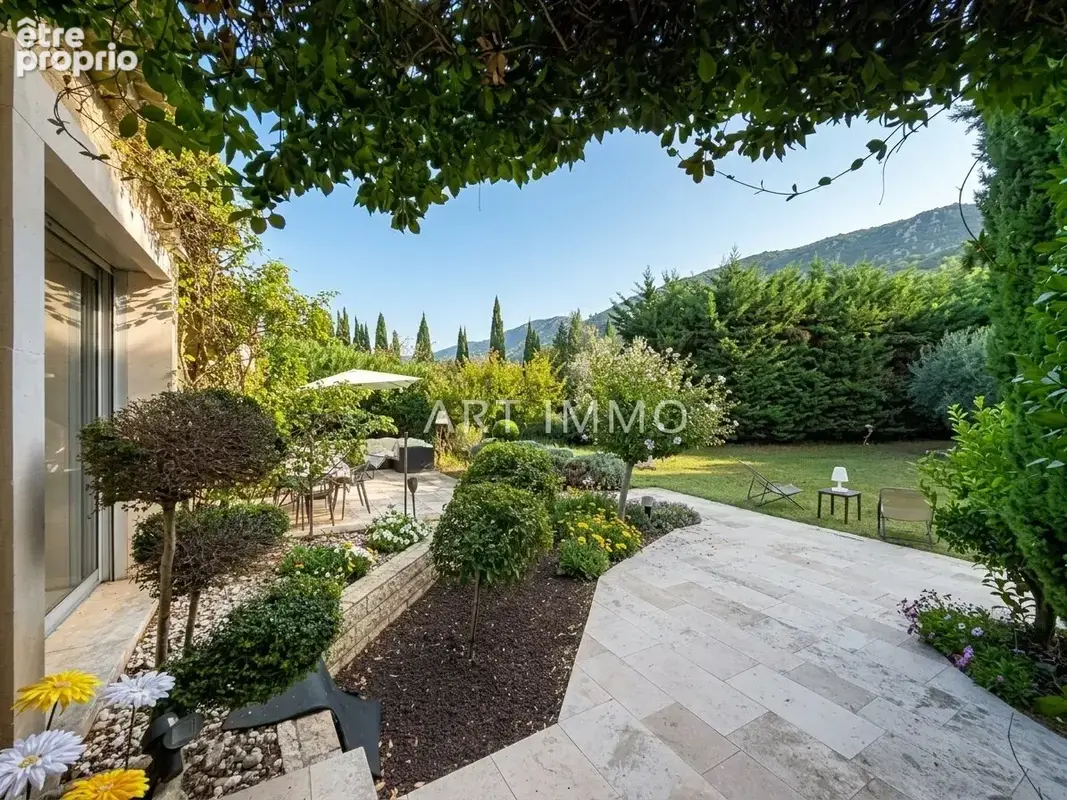 Propriete a maubec  villa de standing avec piscine et gîte indépendant - photo 4