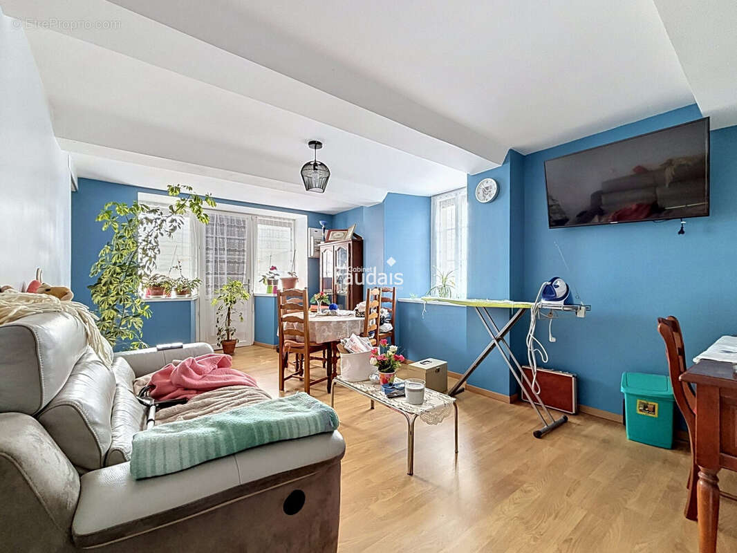 Maison 249 m² à Airel  - photo 4