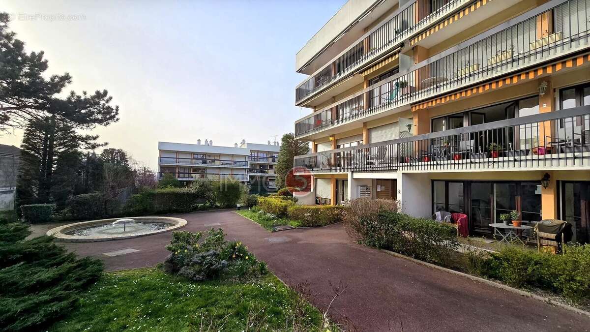 Appartement à LE RAINCY