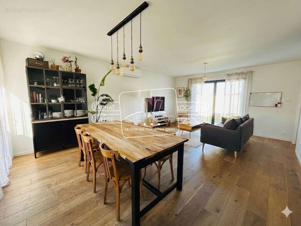 Maison à SAINT-JULIEN-DE-CONCELLES