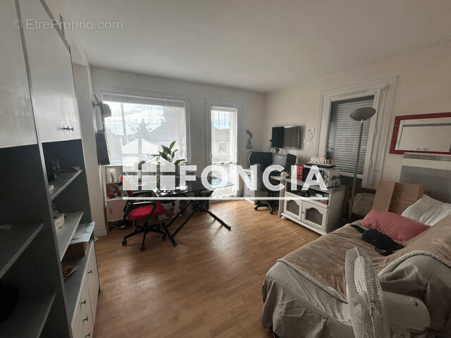 Appartement à LEVES