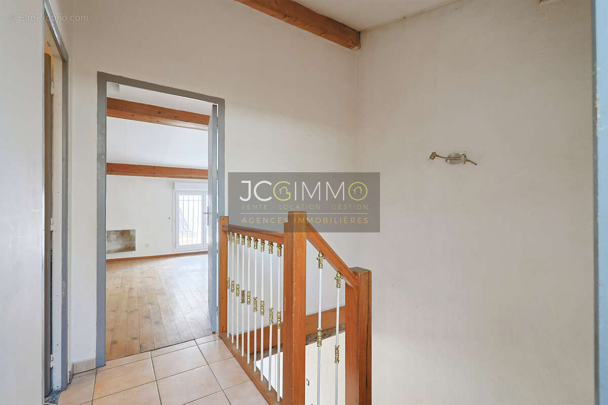 Maison de village 130m2 (T4 + Garage) - photo 10