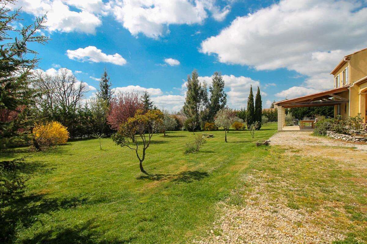 Belle villa 124 m² avec garage sur un terrain de 3600 m² - aurel 84390  399000 - photo 18