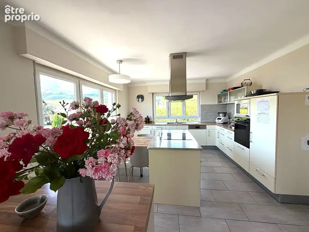Maison familiale spacieuse à vendre à Wettolsheim - Rare sur le marché ! - photo 5