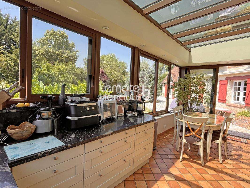 Superbe propriété 6 chambres, piscine sur 6800 m² de terrain - photo 16