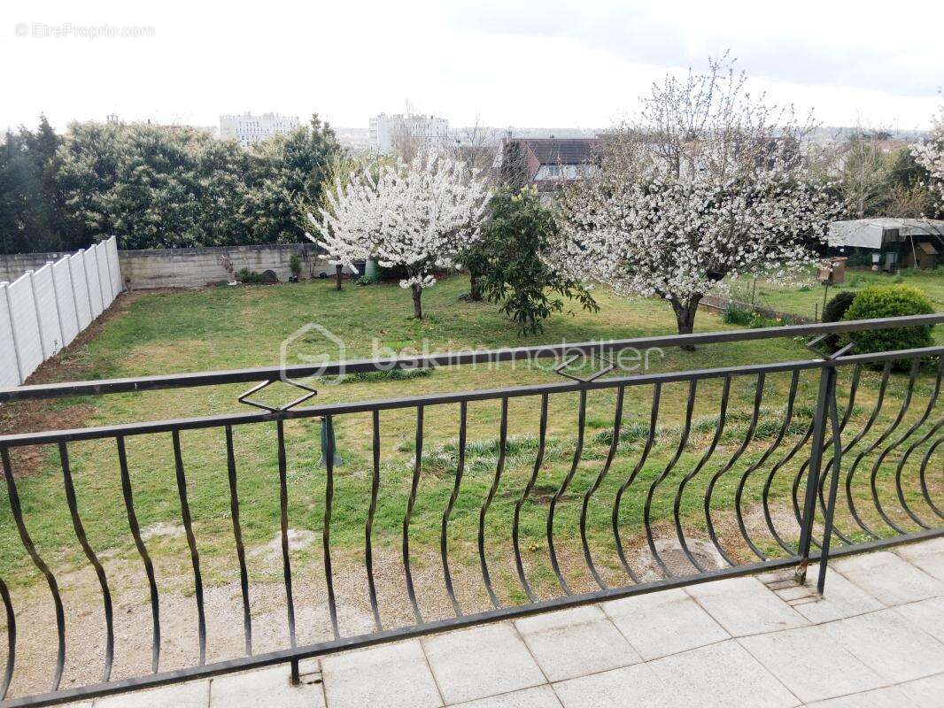 Maison à MONTGERON