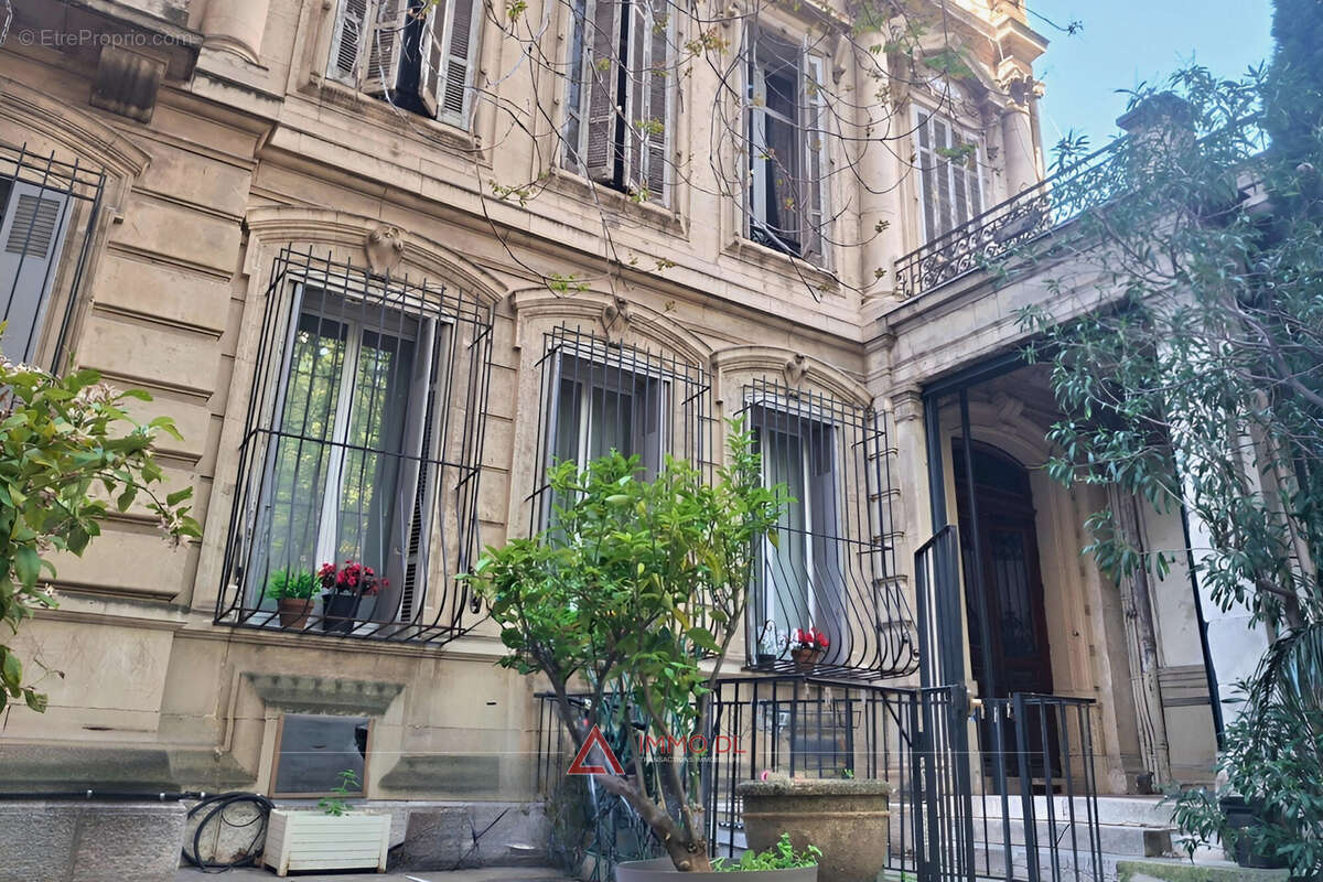 Appartement à MARSEILLE-1E