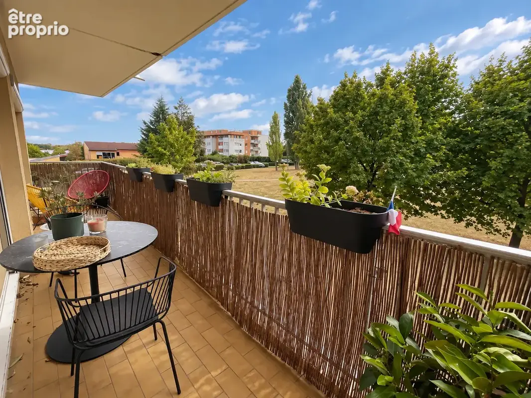 Duplex T4   Trois chambres, deux terrasses et environnement verdoyant - photo 2
