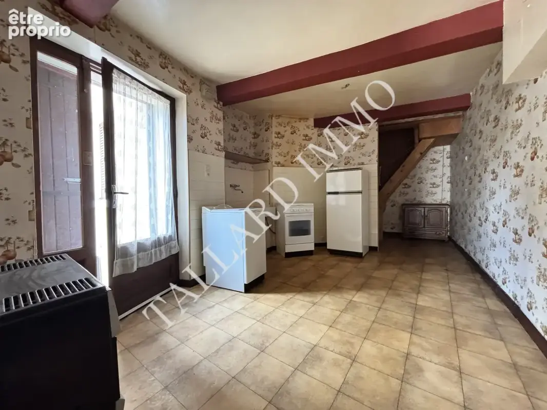 Exclusivité Tallard, maison de village à rénover, terrasse, garage et cave. - photo 10