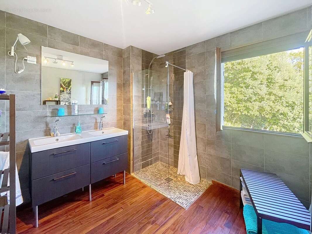 Maison à MONTAUROUX