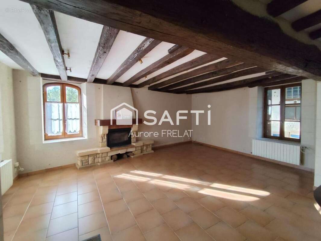 Maison 180 m² à Sainte-Catherine-De-Fierbois  - photo 5