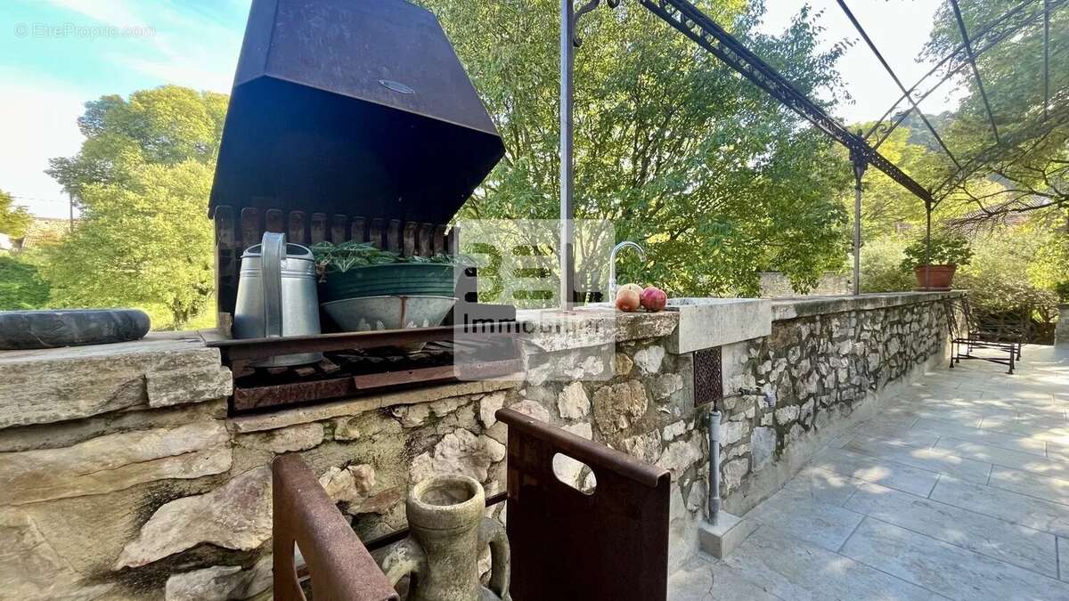 Maison à SAINT-VICTOR-LA-COSTE