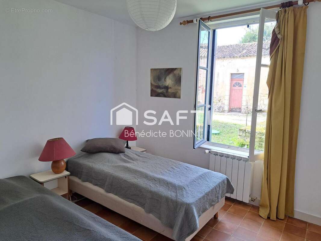 Photo 8 - Maison à CHAILLEVETTE