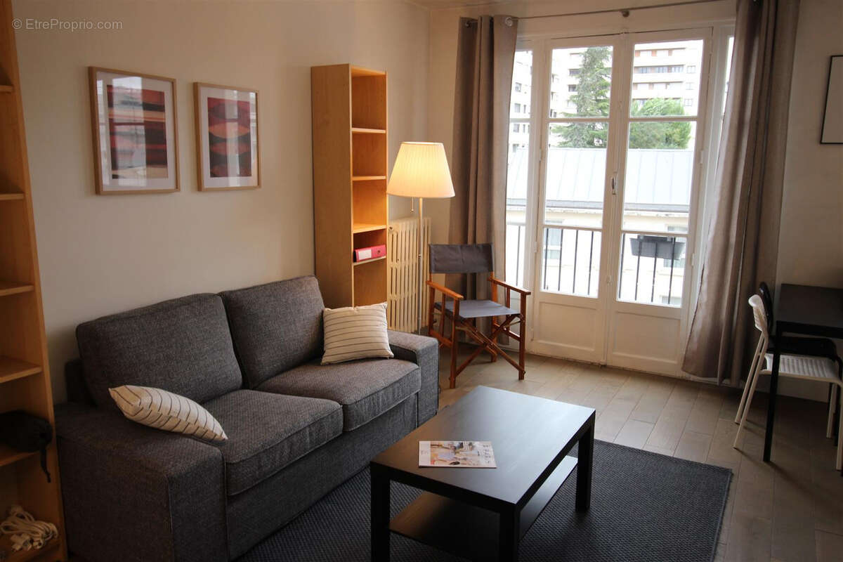 Appartement à PARIS-20E