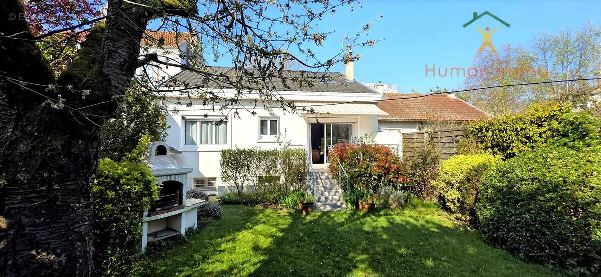 Maison à L'HAY-LES-ROSES