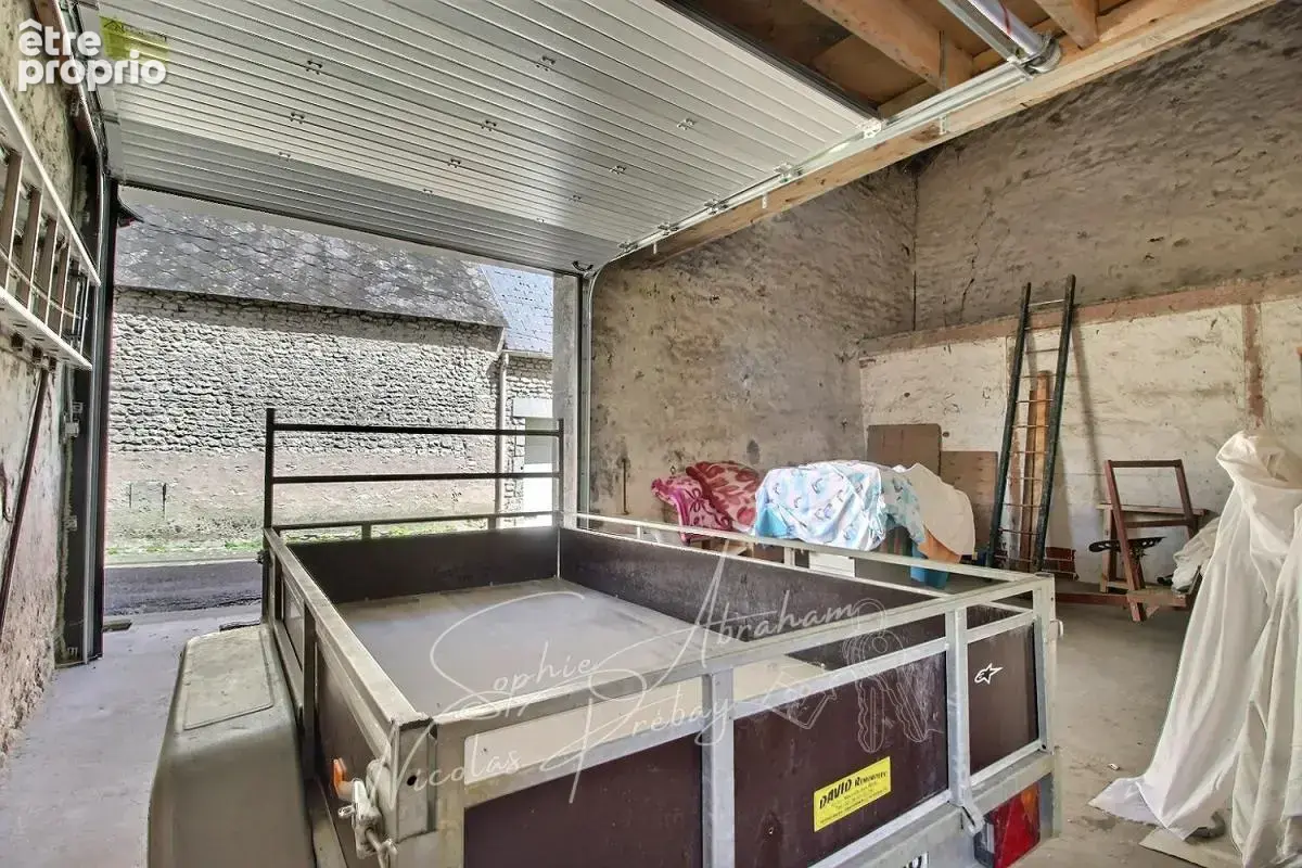 Maison en pierres avec cour close de murs, 3 chambres, dépendances - photo 10