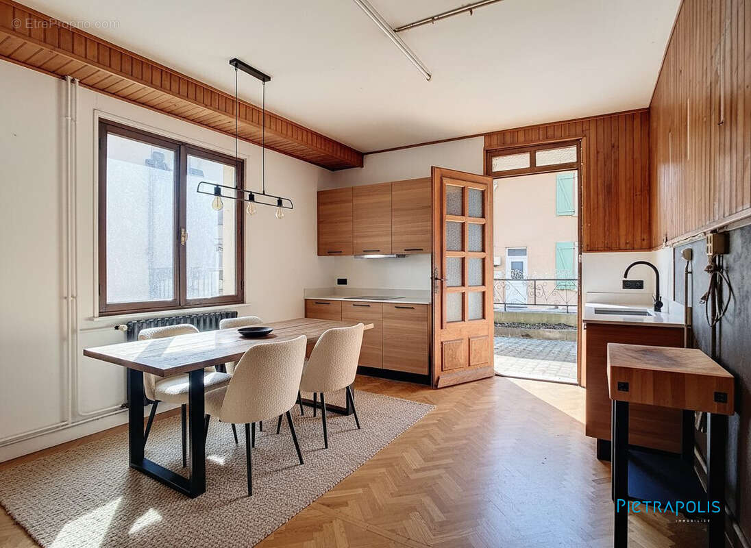 Cuisine d'été home staging - Maison à VILLENEUVE-DE-MARC