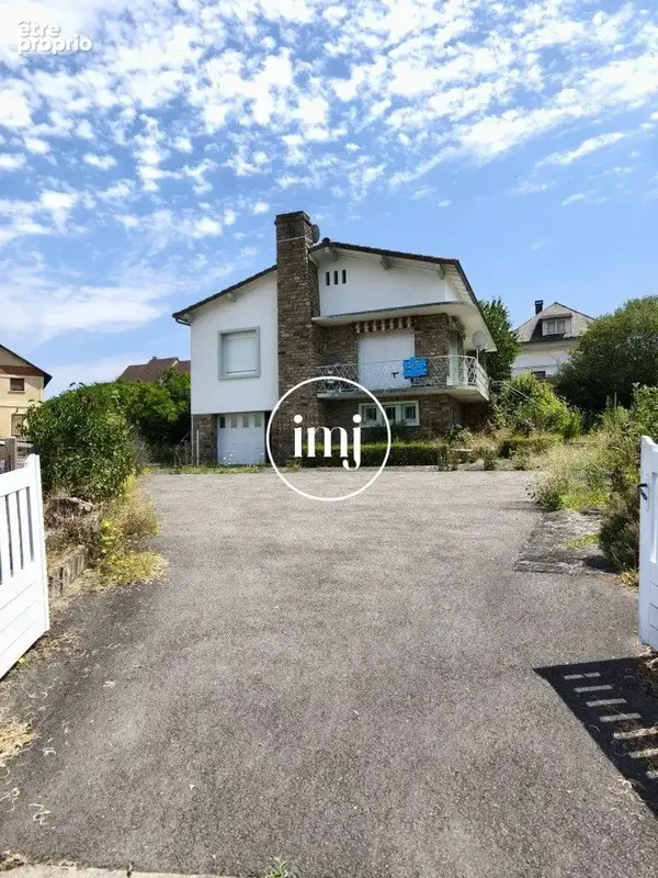Maison à SAINT-YRIEIX-LA-PERCHE