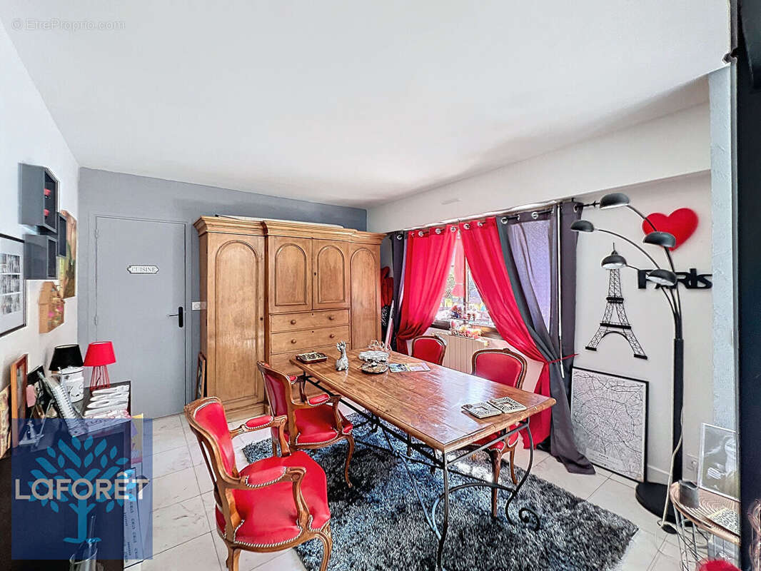 Maison à SAINT-REMY-L&#039;HONORE