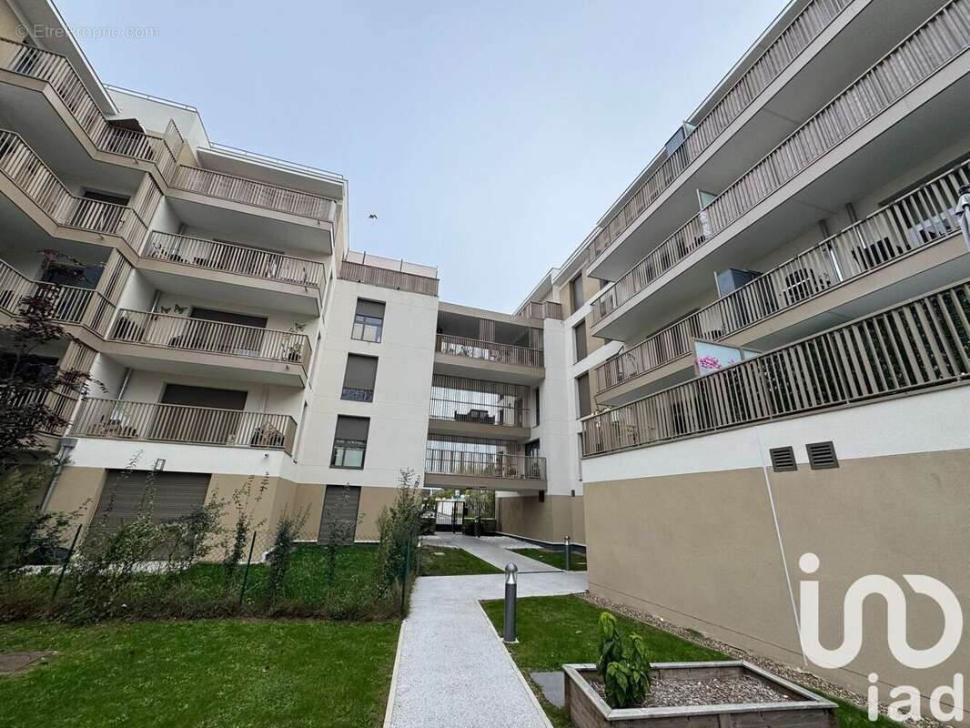 Photo 3 - Parking à MEAUX