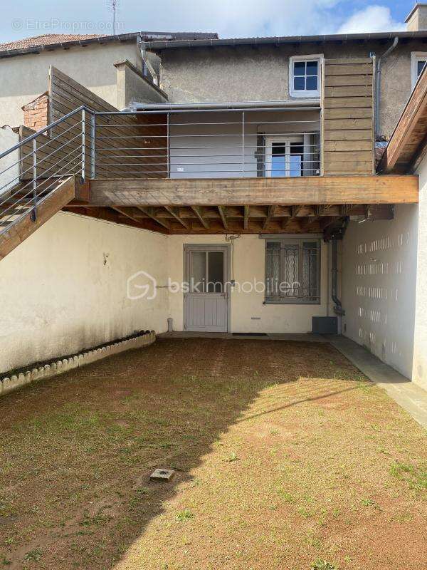 Maison à SAINT-SYMPHORIEN-DE-LAY