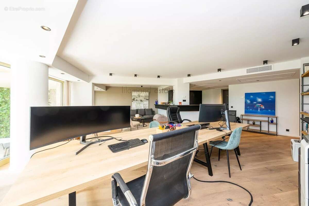 Exclusivite - cannes - pointe croisette - rdj vue mer 168 m² - photo 13