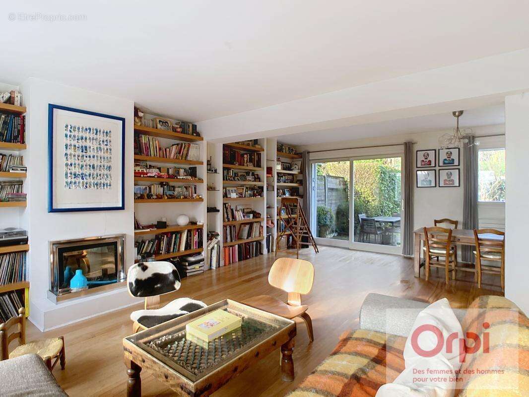 Maison à ISSY-LES-MOULINEAUX