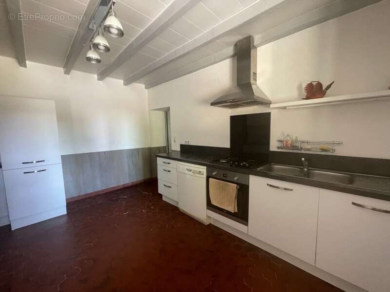 Maison individuelle 4 chambres avec bassin d'agrément et 1 hectare de terrain - photo 12